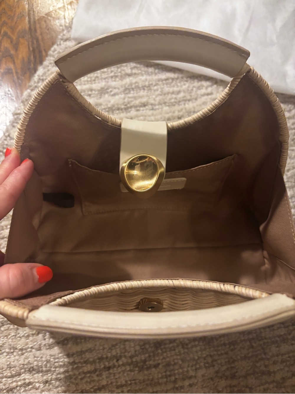 ANTONIO MELANI Cream-Trim Woven Satchel with Gold Accent - Picture 5 of 11